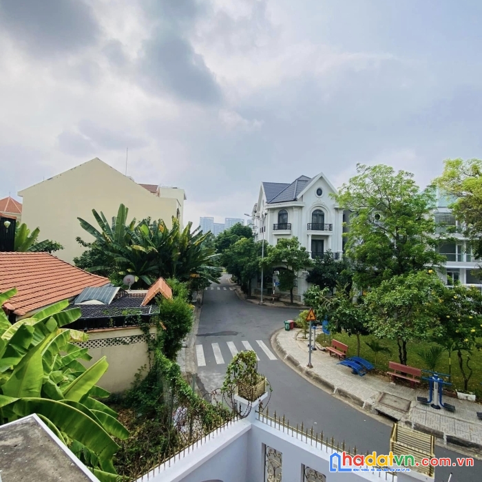 Bán căn nhà đường thân văn nhiếp- an phú- quận 2. dt: 7 x 20 ( trệt +2 lầu). giá: 19.5 tỷ