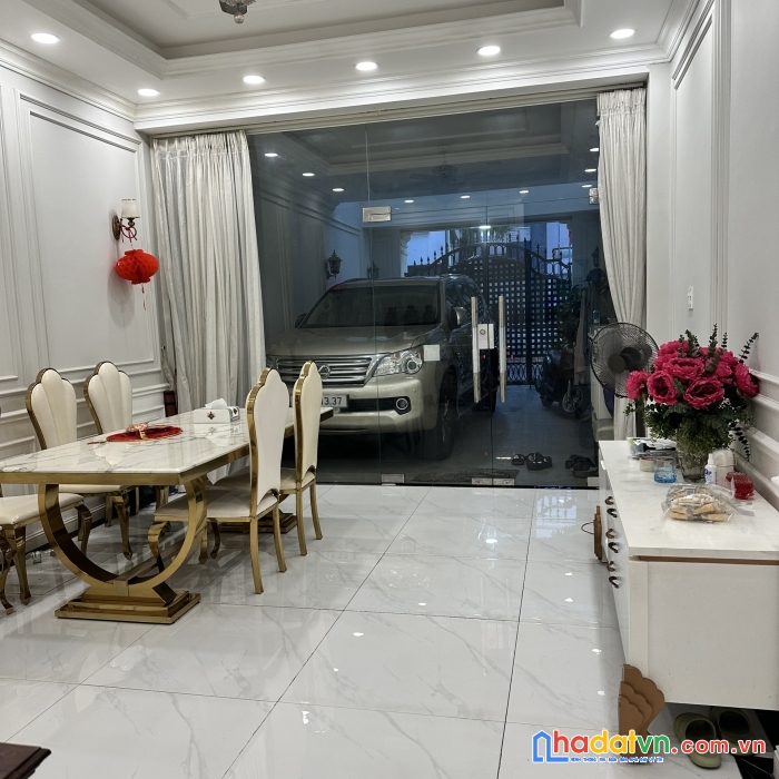 Bán căn nhà mặt tiền đường lý văn phức- võ thị sáu. dt: 4.5x 19 ( 4 tầng). giá: 30.5 tỷ