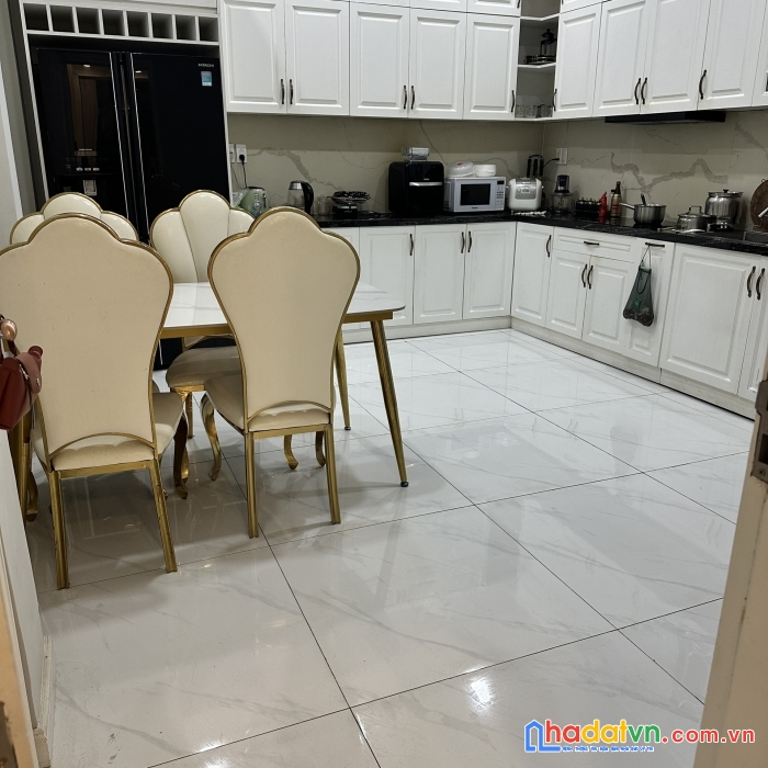 Bán căn nhà mặt tiền đường lý văn phức- võ thị sáu. dt: 4.5x 19 ( 4 tầng). giá: 30.5 tỷ
