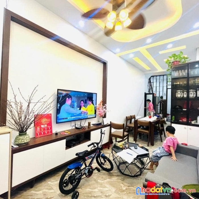 Bán nhà phố đại la, hai bà trưng 37m, 5 tầng. giá: 6.85 tỷ
