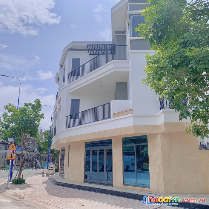 Bán nhà ngộp 2 tỷ 700 tại trung tâm bình chuẩn, tp thuận an