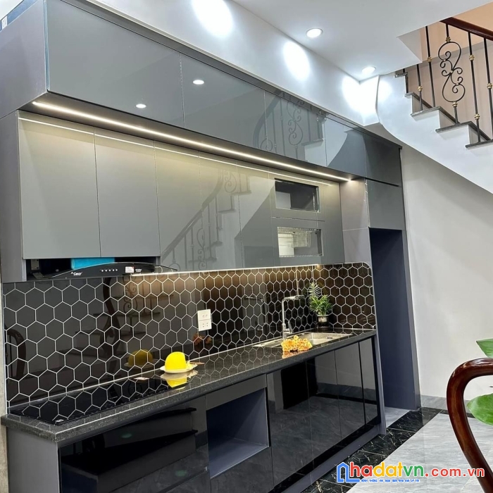 Bán nhà thạch bàn 6t thang máy, lô góc, nhà mới, full nội thất, gần phố