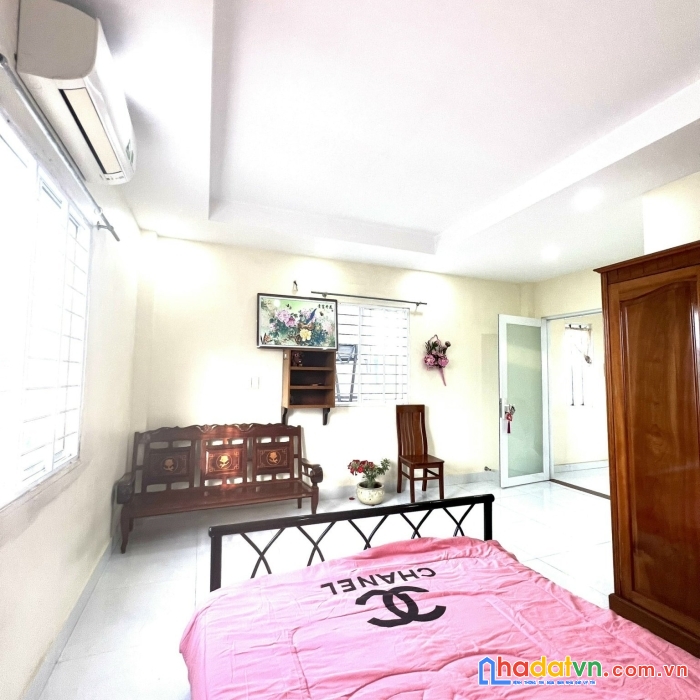 Cho thuê chdv đủ tiện nghi chỗ sạc xe điện , toilet riêng 1344/10 lê văn lương, giá 3 triệu

