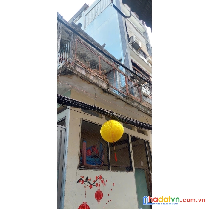 Bán lúa non, 3 tầng hxh  4.9tỷ hẻm điện biên phủ, quận 10  , dt 52 m2 
