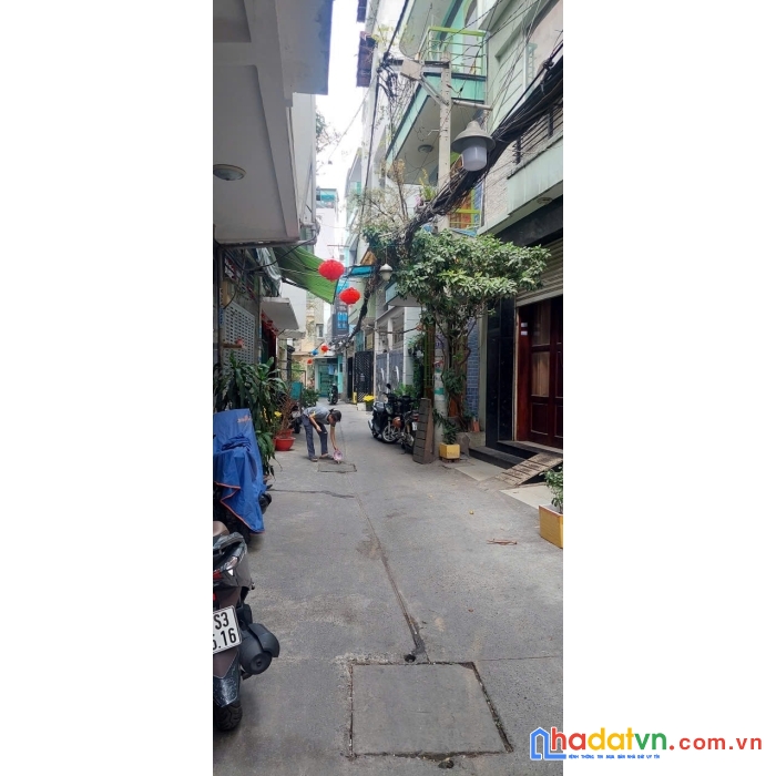 Bán lúa non, 3 tầng hxh  4.9tỷ hẻm điện biên phủ, quận 10  , dt 52 m2 
