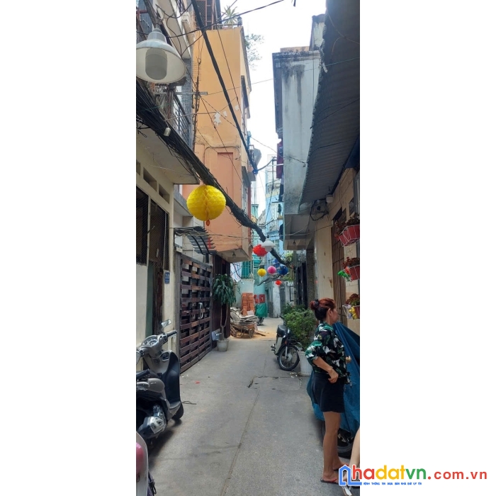 Bán lúa non, 3 tầng hxh  4.9tỷ hẻm điện biên phủ, quận 10  , dt 52 m2 
