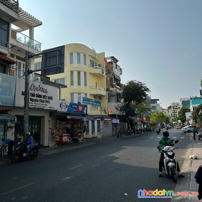 Bán mt 3 tầng trần đình xu p. cầu kho, q.1, dt 3,76x15m, giá: 14 tỷ
