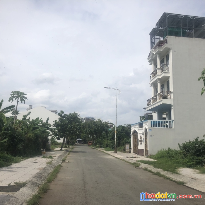 Bán lô đất đường phường an phú.q2. dt: 5x 20. giá: 16.5 tỷ