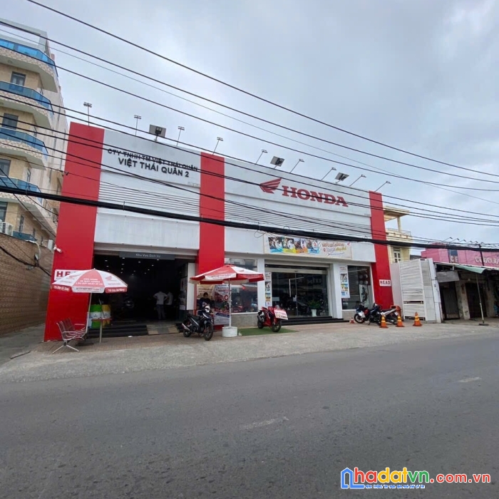 Bán nhà góc 2 mặt tiền headhonda đang thuê 
