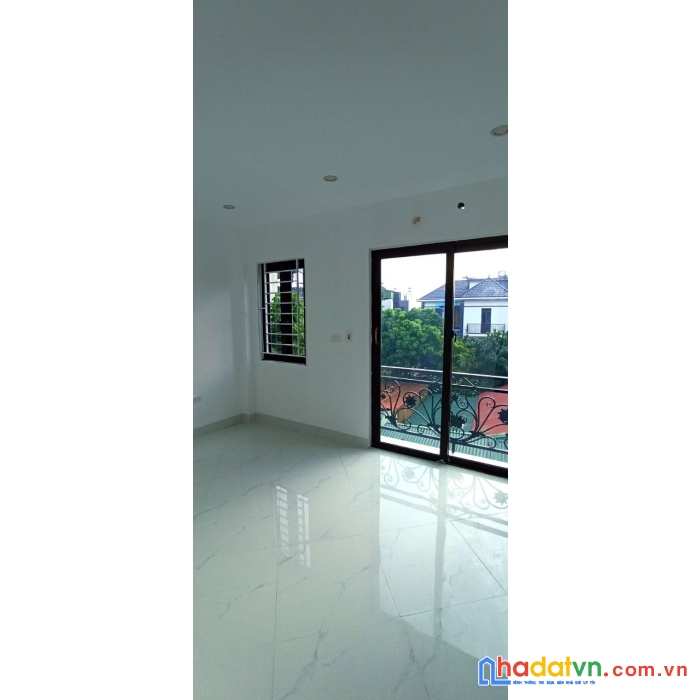 Cách đô nghĩa yên nghĩa 5 phút di xe diện tích 48m² giá 3,85 tỷ oto đậu cửa.