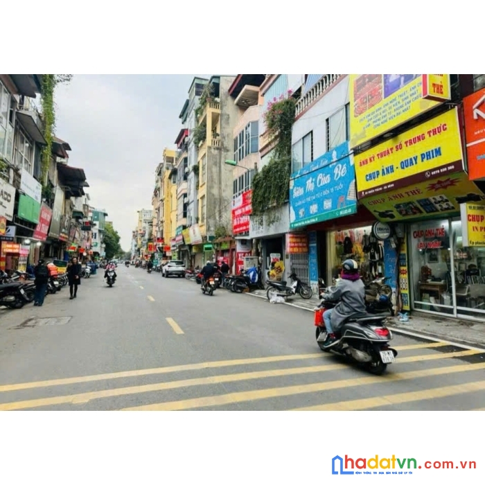 Bán 45m2 đất dãn dân văn quán, phân lô vỉa hè cực hiếm. giá chỉ 9 tỷ
