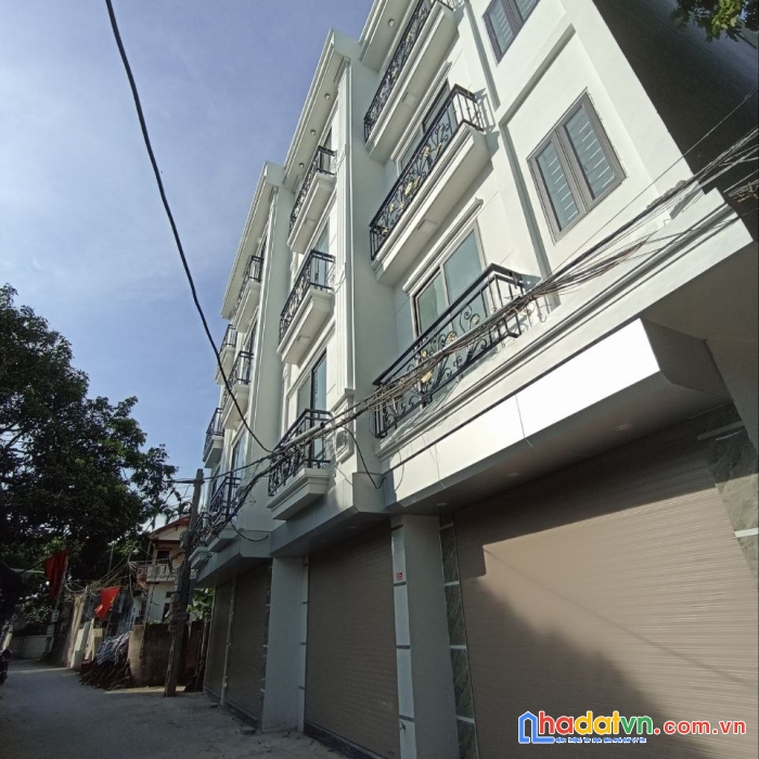 Nhà mới ở ngay, lô góc, 40m, đường oto tránh, ngay trung tâm đại thành, giá chỉ có 3,05 tỷ.