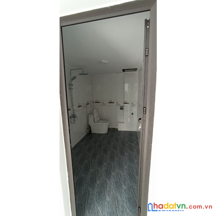 Nhà mới ở ngay, lô góc, 40m, đường oto tránh, ngay trung tâm đại thành, giá chỉ có 3,05 tỷ.