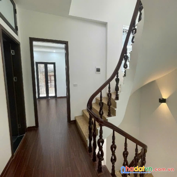 Bán nhà đại mỗ mới xây đẹp rực rỡ, nội thất cao cấp, ô tô đỗ cửa
