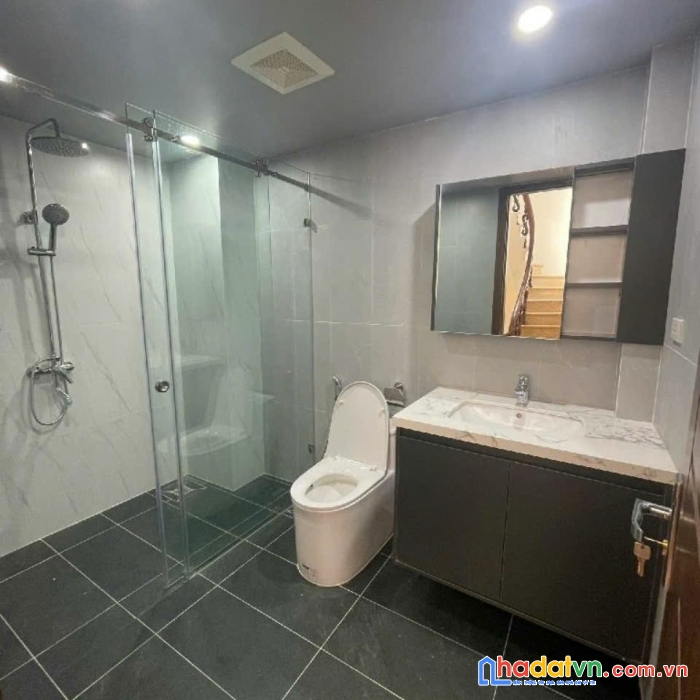 Bán nhà đại mỗ mới xây đẹp rực rỡ, nội thất cao cấp, ô tô đỗ cửa