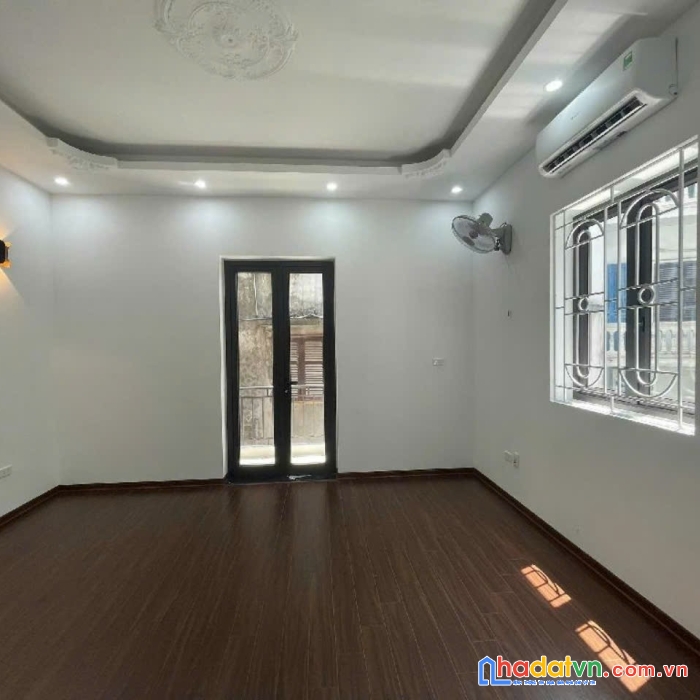 Bán nhà đại mỗ mới xây đẹp rực rỡ, nội thất cao cấp, ô tô đỗ cửa