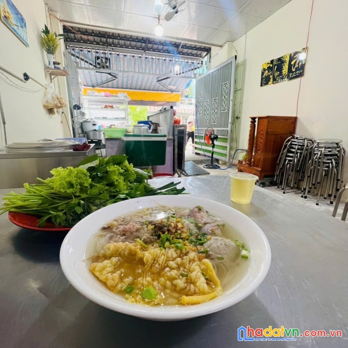 Tên lửa - lô đất bên cạnh bán 5,9 tỷ - nhà 2 tầng - 60m2 - hẻm 8m - chủ bán 5,6 tỷ - nhanh mới kịp