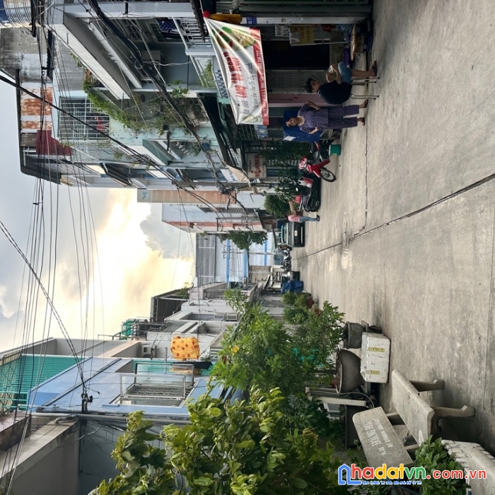 Tên lửa - lô đất bên cạnh bán 5,9 tỷ - nhà 2 tầng - 60m2 - hẻm 8m - chủ bán 5,6 tỷ - nhanh mới kịp