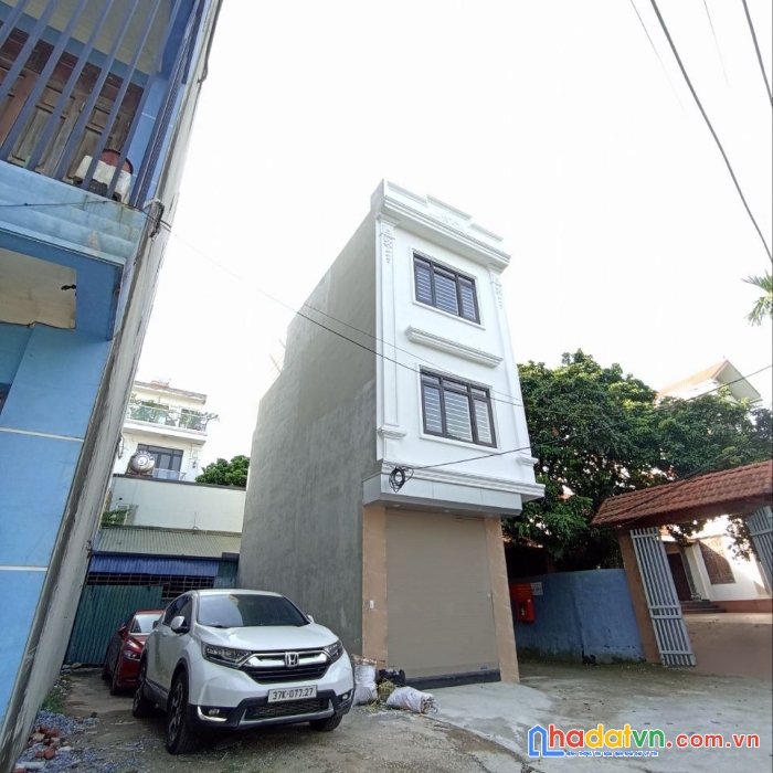 Hiếm nhà dân xây logoc, 2 mặt tiền, oto đậu cửa.