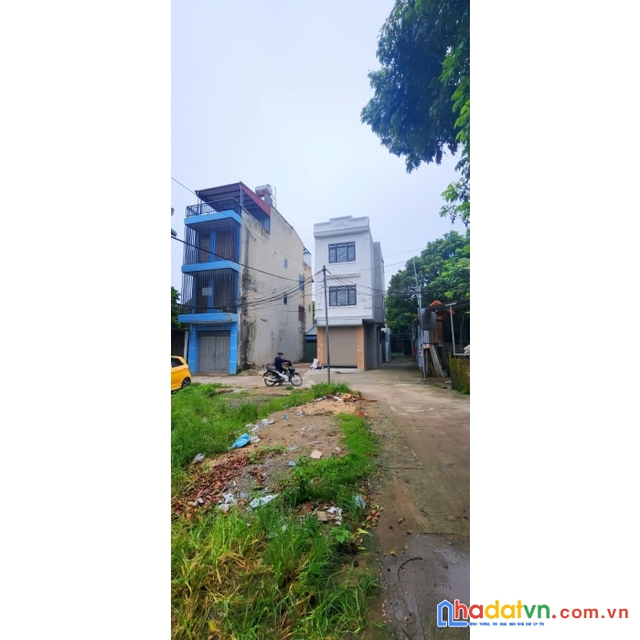 Hiếm nhà dân xây logoc, 2 mặt tiền, oto đậu cửa.