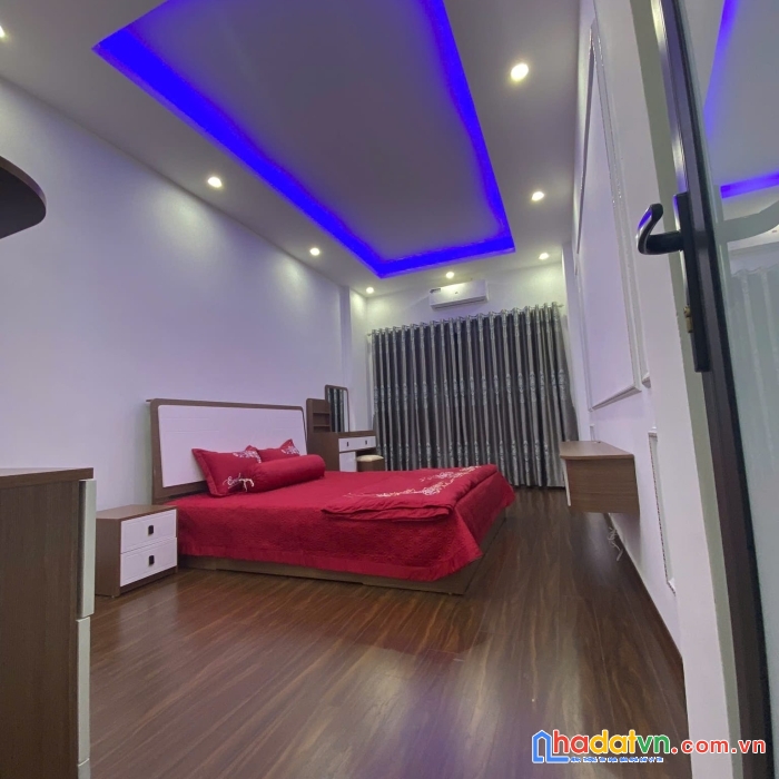 Bán nhà phố minh khai, hai bà trưng 30m, 5 tầng. giá: 5.95 tỷ
