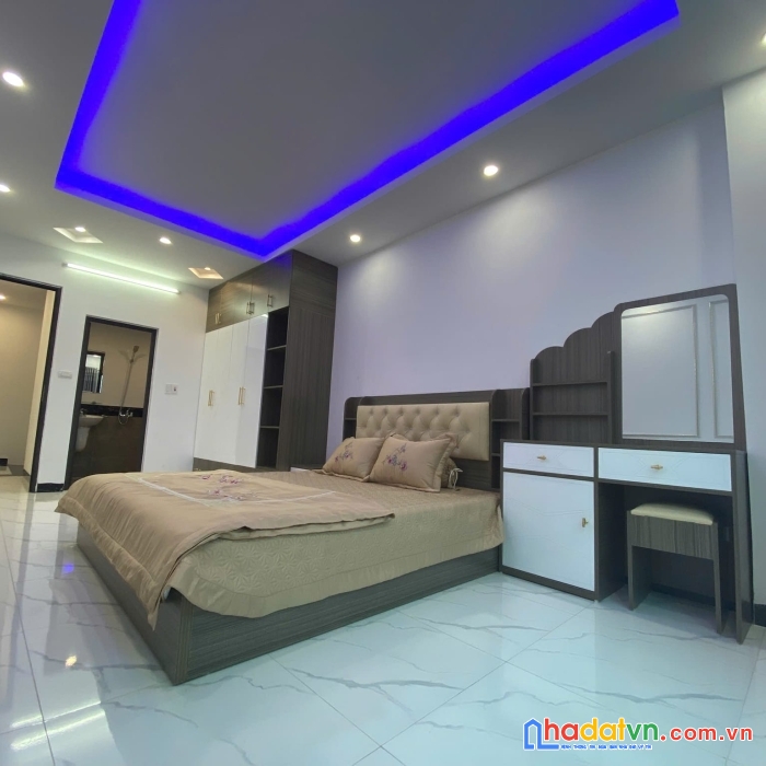 Bán nhà phố minh khai, hai bà trưng 30m, 5 tầng. giá: 5.95 tỷ