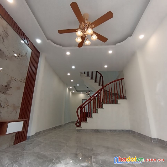 Bán nhà lô góc 60m², 3.05 tỷ, ra tố hữu 7 phút.