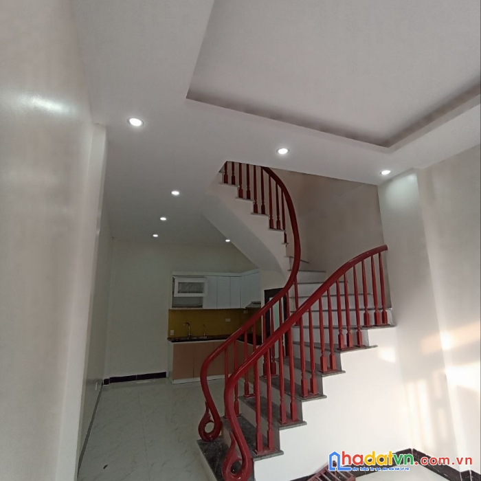 Bán nhà lô góc 30m2x4t, 2,9 tỷ, la tinh-đông la gần khu đấu giá.