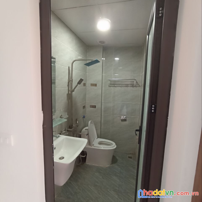 Bán nhà lô góc 30m2x4t, 2,9 tỷ, la tinh-đông la gần khu đấu giá.