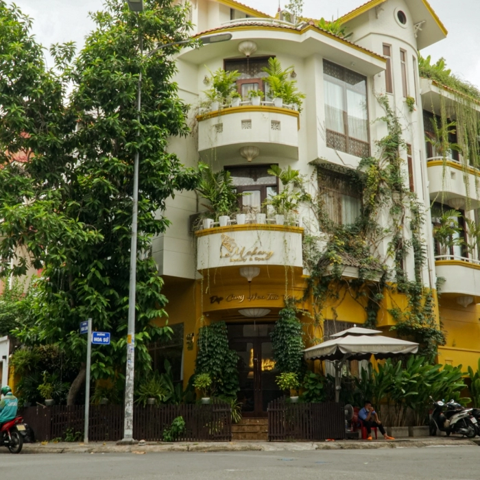 Bán nhà căn góc 2 mặt tiền đường hoa phượng. dt:8x16 (hầm+4tầng) giá: 58 tỷ