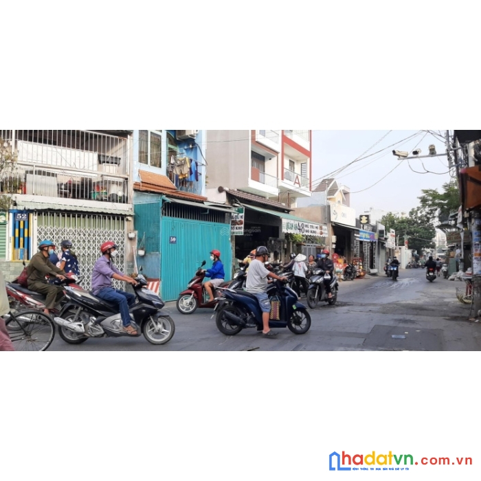 Bán nhà góc 2 mặt tiền chợ đo đạc- quận 2. dt: 4.2 x20 ( trệt +2 lầu) giá: 13 tỷ