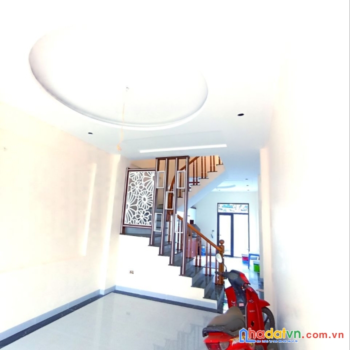 Bán nhà độc lập dân xây, 2.7 tỷ , 50m2x3t, trung tâm đại thành