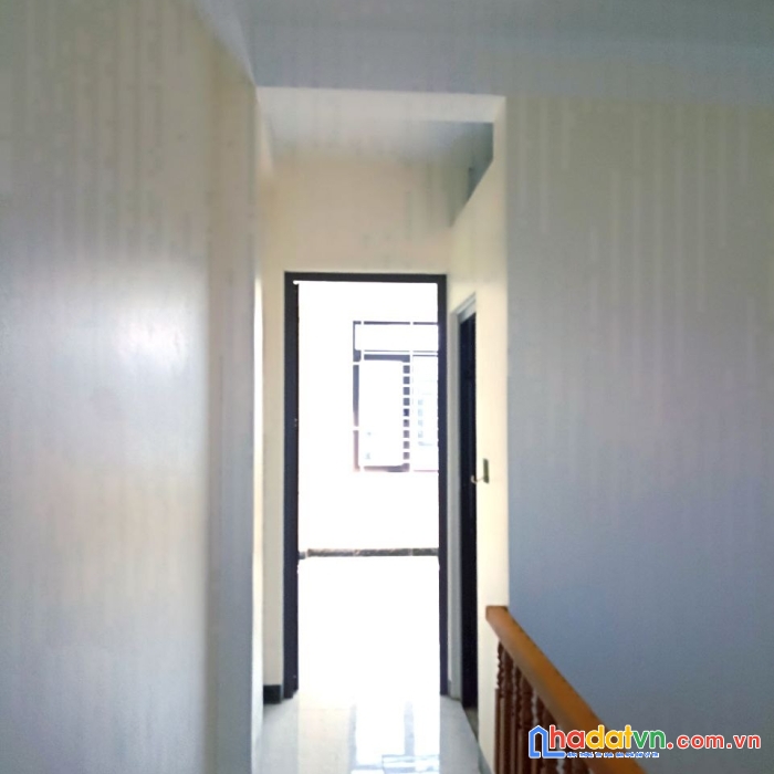 Bán nhà độc lập dân xây, 2.7 tỷ , 50m2x3t, trung tâm đại thành