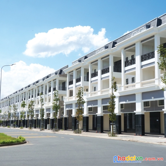 Gấp 1tỷ650 bán 2 mt 100m2 shr dự án century city sân bay long thành 