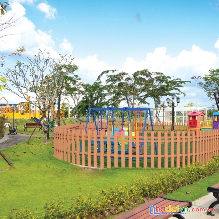 Bán 120m2 giá 1tỷ8 đối diện trường học, sổ hồng riêng, đất nền sân bay long thành. 