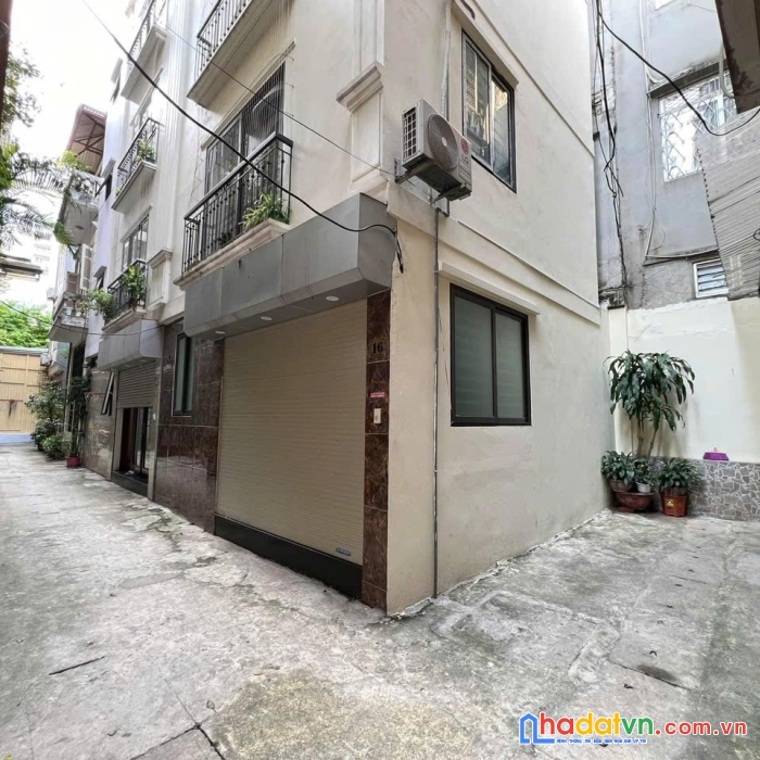 Bán căn nhà 5 tầng ô tô đỗ cửa ở phố yên lạc