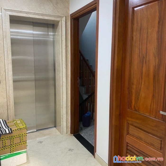 Bán nhà mặt phố hàng bài, hoàn kiếm 39m, 6 tầng, mt 3.9m. giá: 49 tỷ