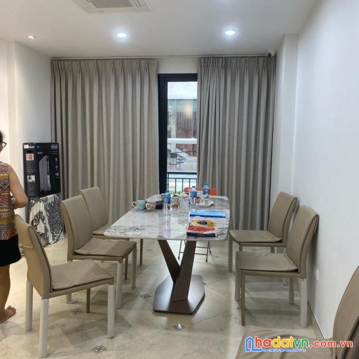 Bán nhà mặt phố hàng bài, hoàn kiếm 39m, 6 tầng, mt 3.9m. giá: 49 tỷ