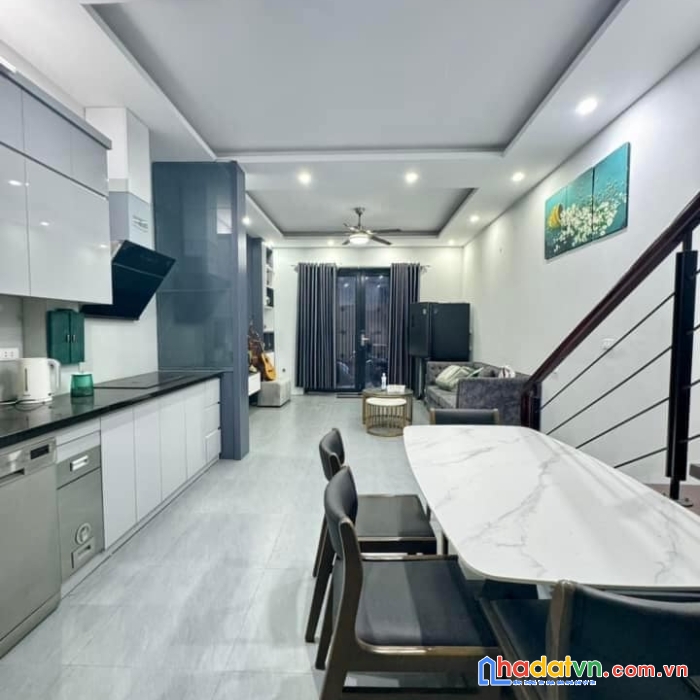 Bán nhà phố dương văn bé, hai bà trưng 44m, 5 tầng. giá: 7.8 tỷ