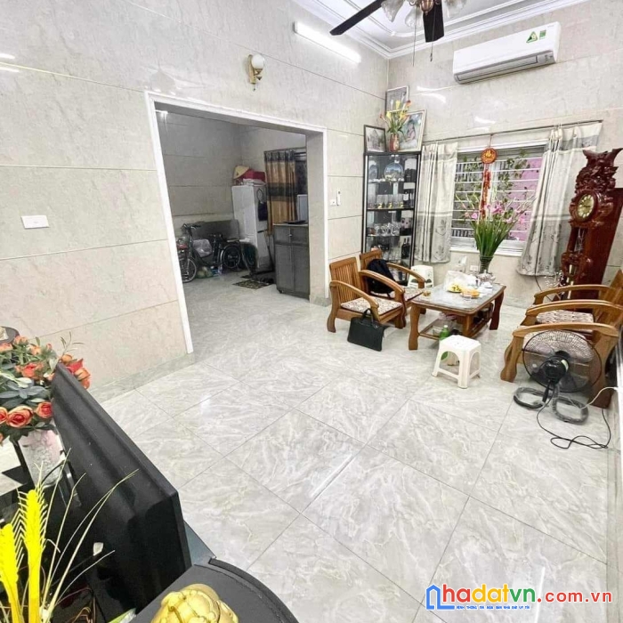 Bán nhà phố kim ngưu, hai bà trưng 41m, 3 tầng. giá: 6.2 tỷ