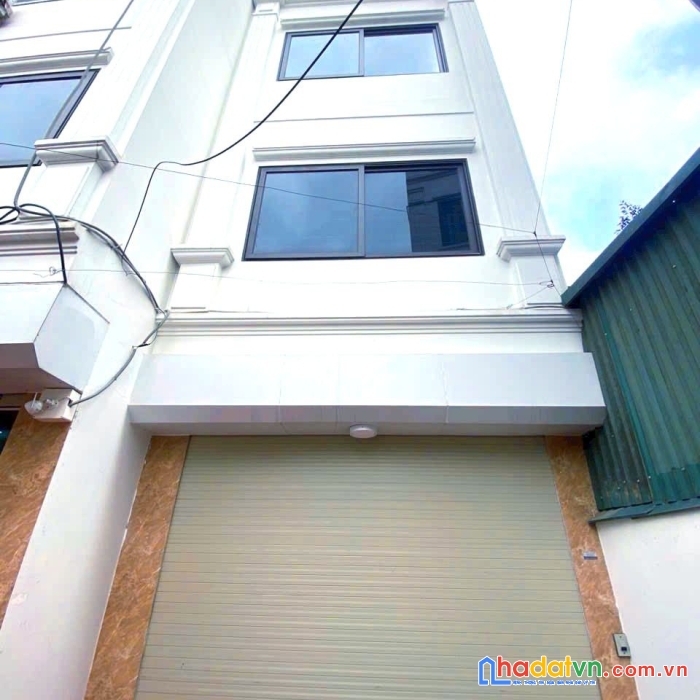 Nhà đẹp logoc 43m2x3t, 2.9 tỷ, oto đậu cửa, gần chợ tình lam- đại thành