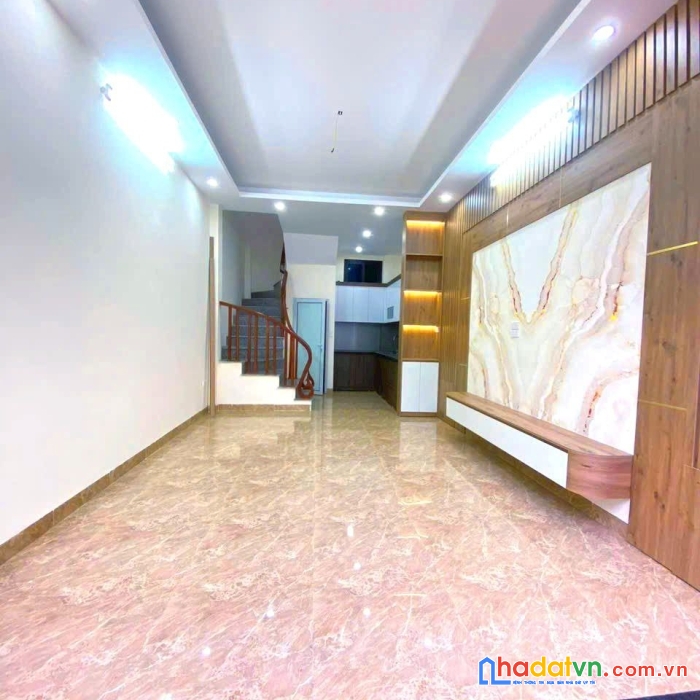 Nhà đẹp logoc 43m2x3t, 2.9 tỷ, oto đậu cửa, gần chợ tình lam- đại thành