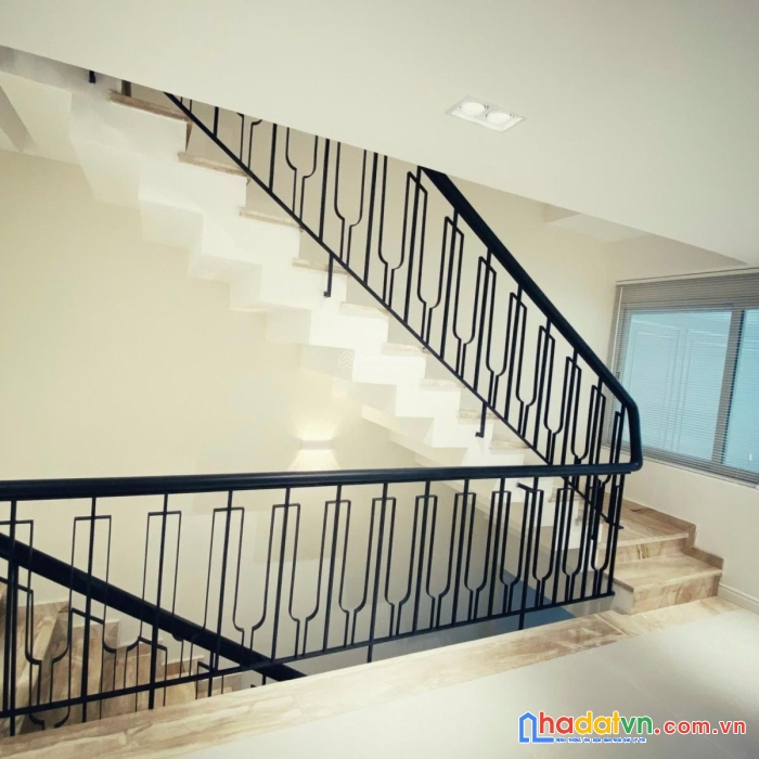 Bán nhà đường sư vạn hạnh- quận 10.góc 2 mt hẻm 824/.dt: 4.8x22(trệt+3lầu).giá: 19,8 tỷ