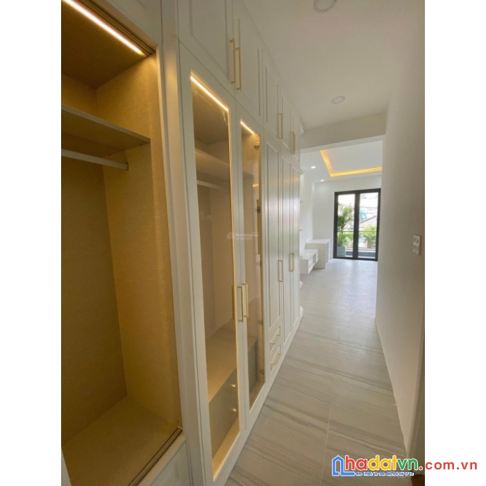 Bán nhà mặt tiền đường đề thám, quận 1. dt: 4 x17 ( kết cấu: 5 tầng.) giá: 35 tỷ