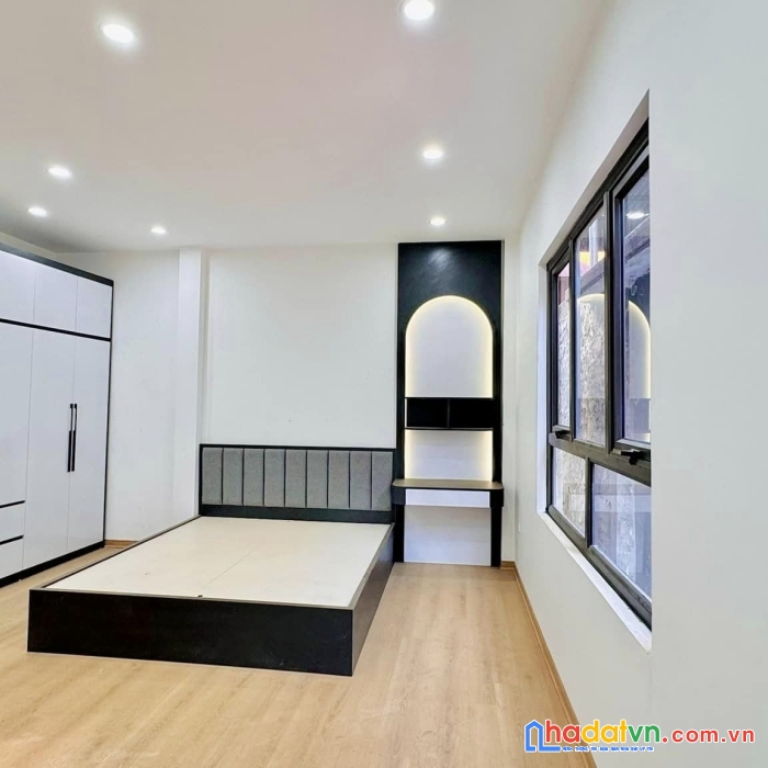 Bán nhà phố minh khai, hai bà trưng 33m, 5 tầng. giá: 6.98 tỷ