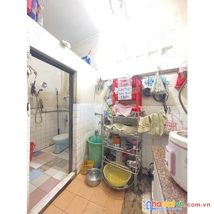 Bán nhà nhỏ quận phú nhuận, sát mặt tiền nguyễn văn trỗi, 1 trệt 1 lầu hcđ.