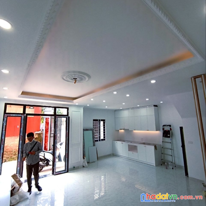 Nhà đẹp logoc độ tràng 40m2x3t, 3.35 tỷ, oto đậu cửa, 10m ra đường contener.