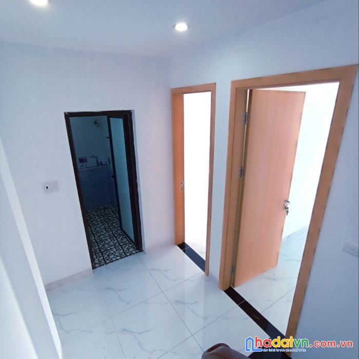 Nhà đẹp logoc độ tràng 40m2x3t, 3.35 tỷ, oto đậu cửa, 10m ra đường contener.