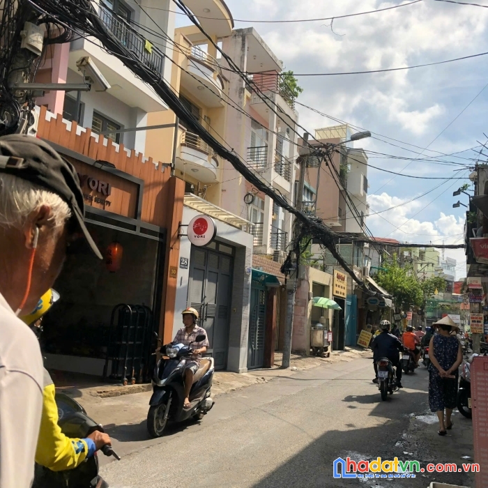 Bán nhà mt 30 nguyễn đình chính, phường 15, quận phú nhuận
