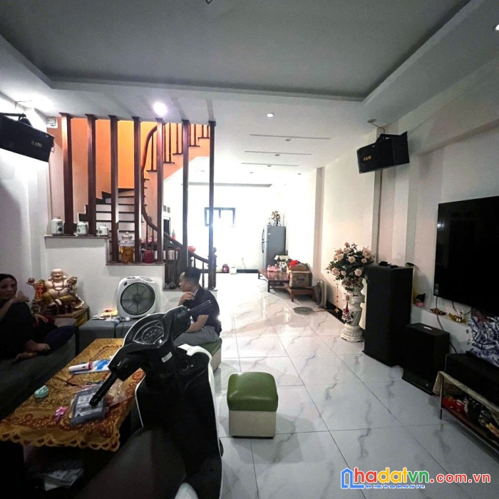 Nhà đẹp full nội thất tình lam 50m2m2x3t, 3.05tỷ, gần chợ, trường, ubnd.